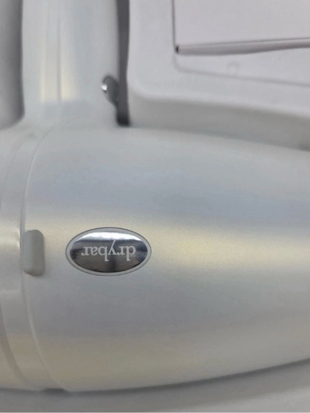 Drybar 1875 Watt Reserve Ultralight Anti-Frizz Blow Dryer White NEW - Picture 4 of 9